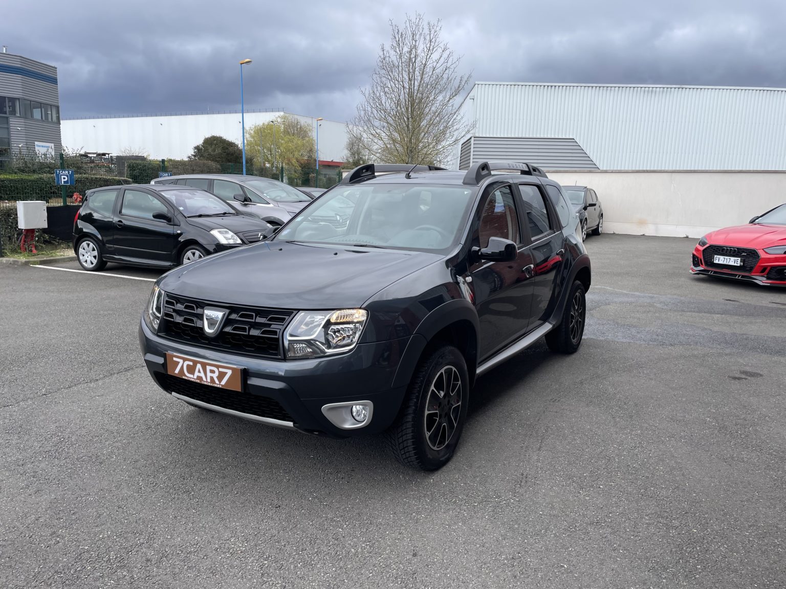 DACIA DUSTER (2) BLACK TOUCH .2017.