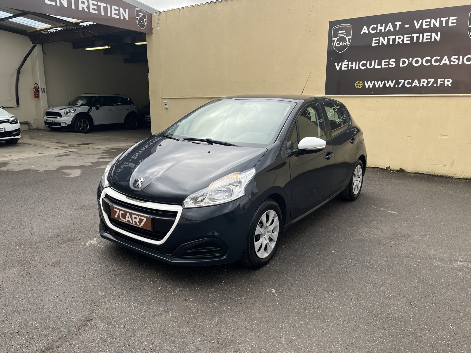 PEUGEOT 208 LIKE .2017.