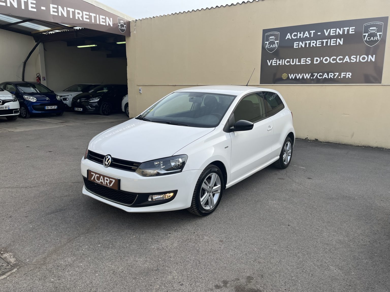 VOLKSWAGEN POLO V MATCH .2013.
