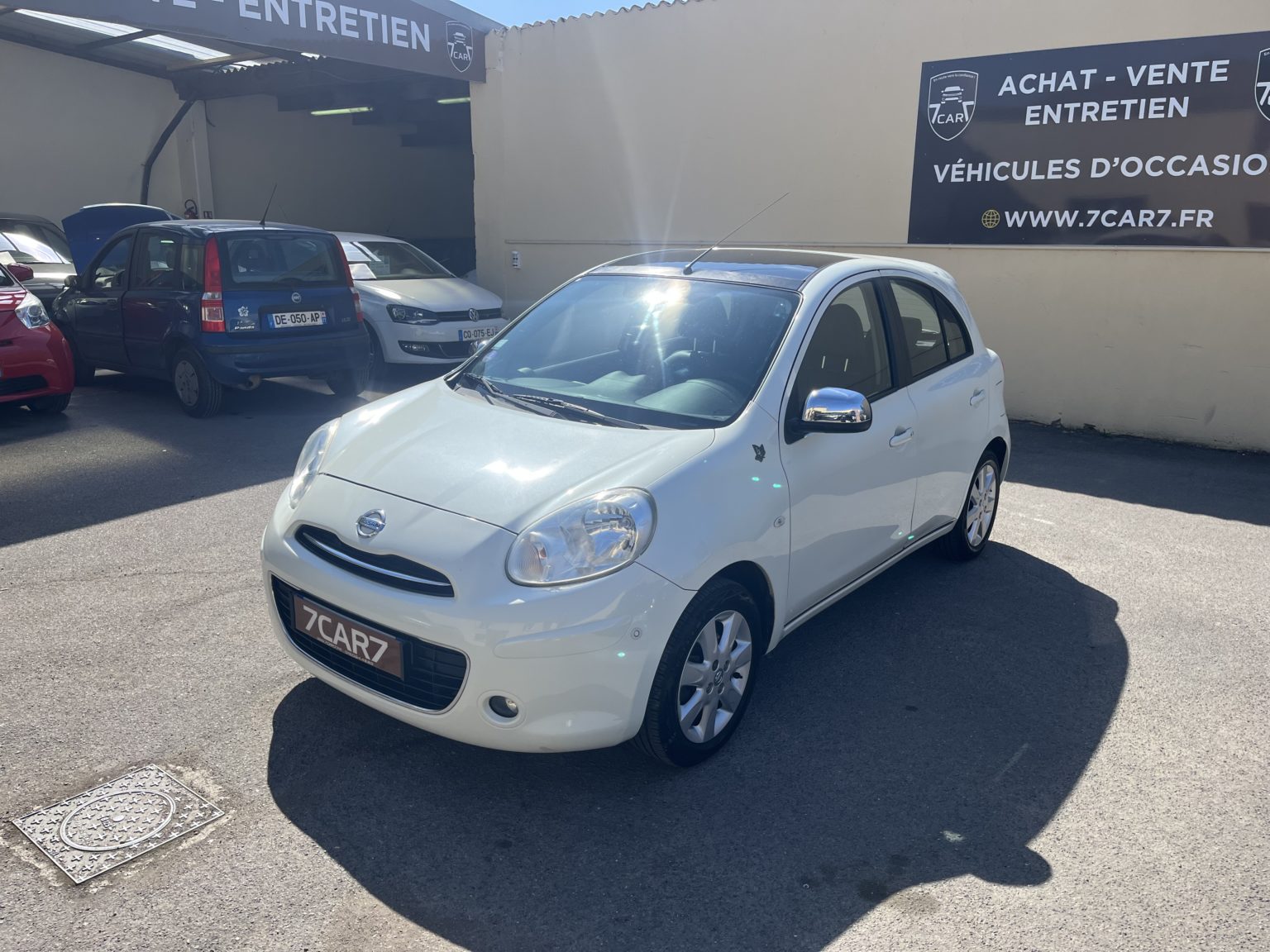 NISSAN MICRA LOLITA LEMPICKA .2013.