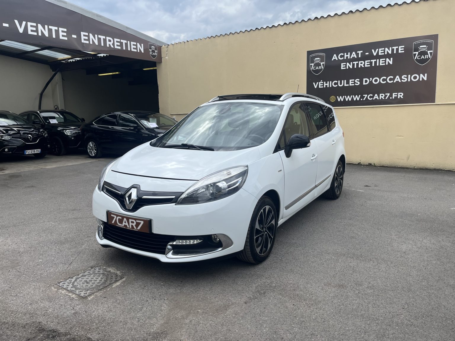 RENAULT GRAND SCENIC BOSE EDITION .2016.