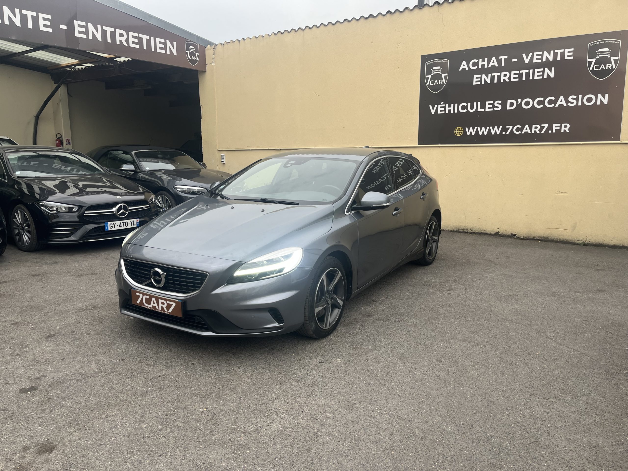 IMG_9546 VOLVO V40 II (2) R-DESIGN .2017.